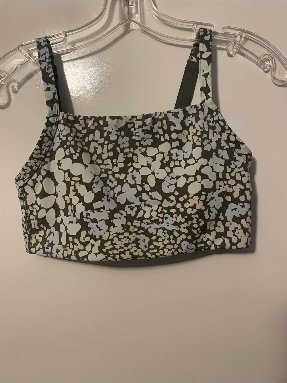 Offline by Aerie High Neck Stretch Medium Support sports bra size small